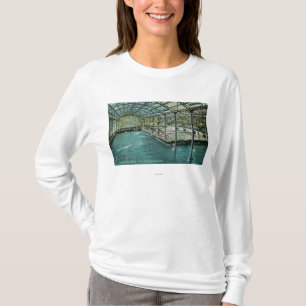 Sutroの屋内浴室の内部の概観 Tシャツ