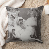 swan湖、Mariinskyの劇場1895年(b/wの写真) クッション (ブランケット)