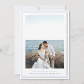 Swan Crest Monogram Coastal Blue Wedding 招待状 (裏面)