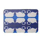 Swan Reflection in Blue Lake Artisan Crochet Print バスマット (正面)