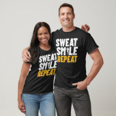 Sweat Smile Repeat Marathon Runner Tシャツ (ユニセックス)