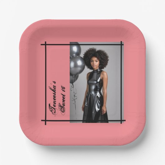 Sweet 16パーティー – 写真と文字、ピンクとブラックの追加 ペーパープレート (正面)