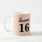 Sweet 16 モノグラム 名前 ピーチ コーヒーマグカップ (左)