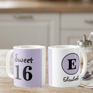 Sweet 16 モノグラム 名前 紫 コーヒーマグカップ