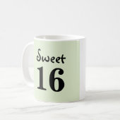 Sweet 16 モノグラム 名前 緑 コーヒーマグカップ (正面左)