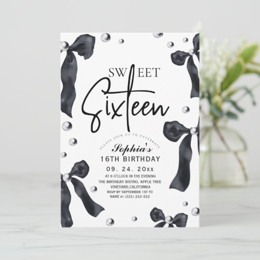  Sweet 16 Modern Stylish Black Bow Birthday Party 招待状 (スタンド正面)