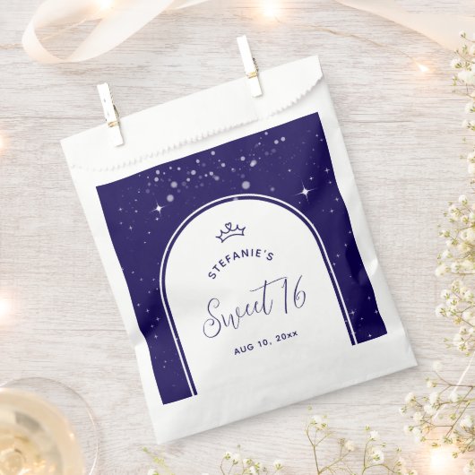 Sweet 16 Princess Tiara Crown Navy Blue Birthday フェイバーバッグ (クリップ留めされた状態)