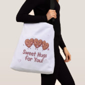 Sweet Hugs for You – かわいいバレンタインデーTシャツ クロスボディバッグ (クローズアップ)