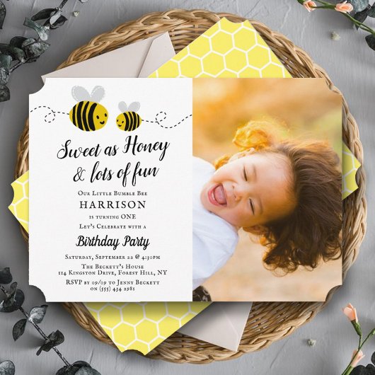 Sweet Little Honey Bee Photo 1st Birthday 招待状