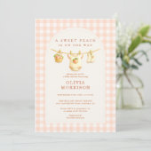 Sweet Little Peach Clothesline Gingham Baby Shower 招待状 (スタンド正面)