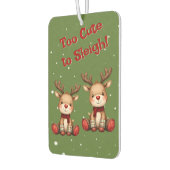 Sweet Reindeer Pair in Holiday Snowfall カーエアーフレッシュナー (左)