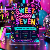 Sweet, Sassy & Seven: ネオンの輝き 7歳の誕生日 招待状