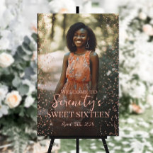 Sweet sixteen歓迎サインとキャンバス上の写真