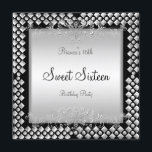 Sweet sixteen誕生日16 16thシルバーブラック 招待状<br><div class="desc">Sweet sixteen誕生日16 16thシルバーブラック誕生日パーティーのSweet sixteenエレガント。Zizzagoが2010年に著作権で保護されたこのデザインを作成</div>