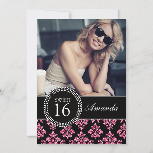 SWEET SIXTEEN、ピンクのグリッター、黒いダマスク織 招待状 (正面)