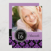 SWEET SIXTEEN、紫色のグリッター、黒いダマスク織 招待状 (正面/裏面)