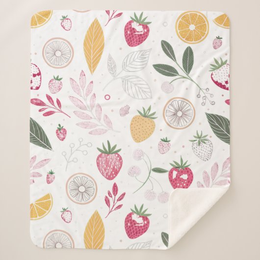 Sweet Strawberries Sherpa Blanket – Medium シェルパブランケット (正面)
