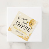 Sweet To Bee Three Third Birthday Bees Honeycomb フェイバータグ (インサイチュ)