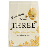Sweet To Bee Three Third Birthday Bees Honeycomb ミディアムペーパーバッグ (裏面)