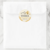 Sweet To Bee Three Third Birthday Bees Honeycomb ラウンドシール (バッグ)