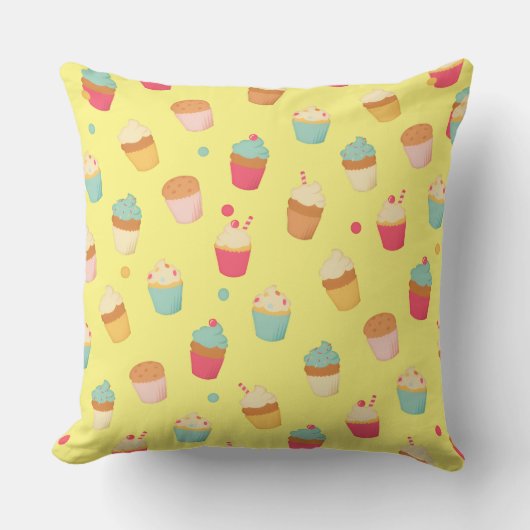 Sweet Treats Cupcake Throw Pillow クッション (正面)