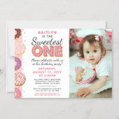 SWEETEST ONE Pink Iced Donuts最初の誕生日写真 マグネット招待状 (正面)