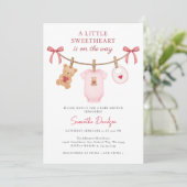 Sweetheart Valentine Teddy Bear Pink Baby Shower 招待状 (スタンド正面)