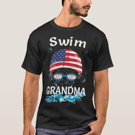 Swim Swimmer Funny Swimming Grandma Goggles Cap ho Tシャツ (正面)