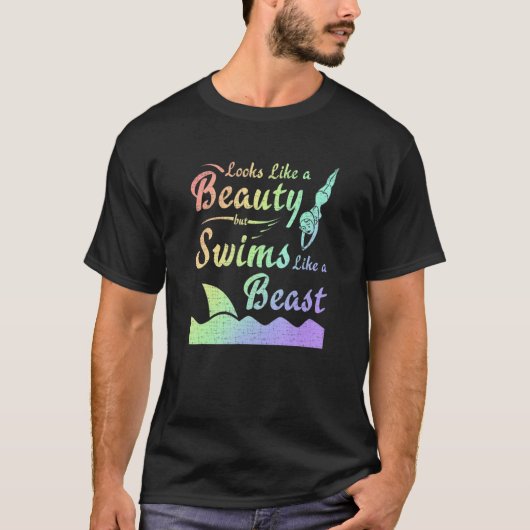 Swim Team Looks Like Beauty Swims Like Beast Swimm Tシャツ (正面)