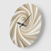 Swirled Ivory Satin Fabric Abstract ラージ壁時計 (傾斜)
