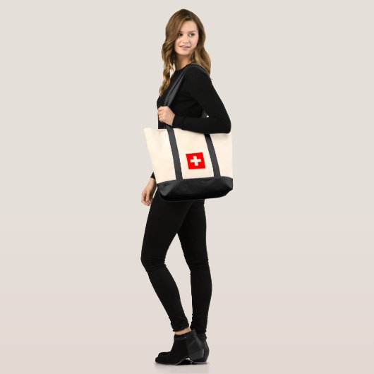 switzerland flag トートバッグ (正面(モデル))