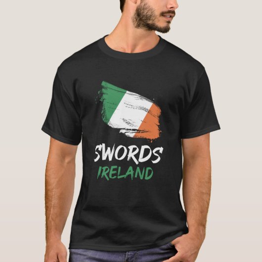 Swords Ireland Splatter Flag Trip Vacation Souveni Tシャツ (正面)