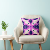Symmetrical Abstract Pattern in Purple and White クッション (椅子)