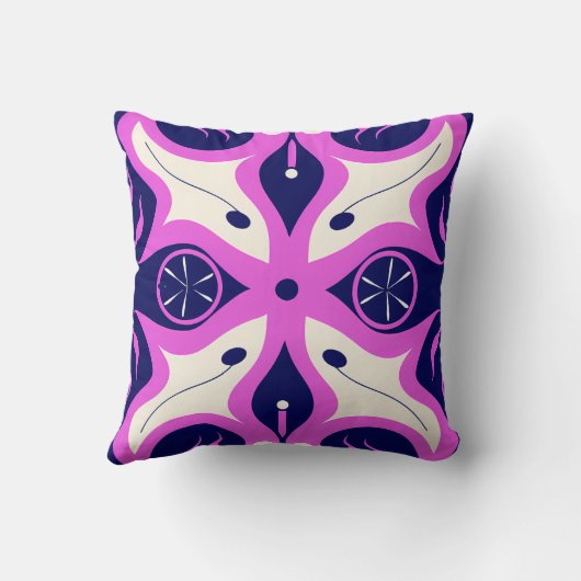 Symmetrical Abstract Pattern in Purple and White クッション (裏面)