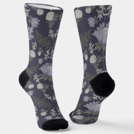 Symmetrical dark purple floral pattern ソックス