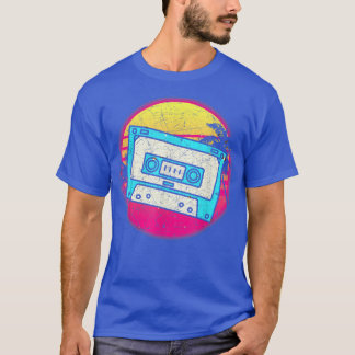Synthwave 80s音楽愛好家レトロカセットVaporwave Tシャツ