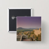 SZIGLIGET、バラトン湖地域、ハンガリー： 缶バッジ (正面&裏面)