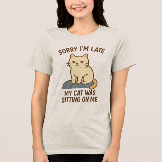 Tに猫が座るのが遅くなってごめんなさい トライブレンドＴシャツ (正面)