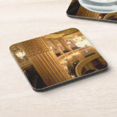 tの方に見るオペラハウスの内部の眺め コースター (左側)