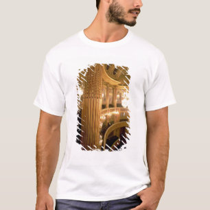 tの方に見るオペラハウスの内部の眺め tシャツ