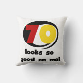 Tシャツとギフトで70個見える クッション (裏面)