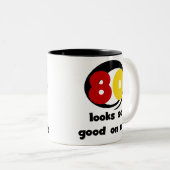 Tシャツとギフトに80個見える ツートーンマグカップ (正面右)