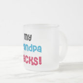 Tシャツとギフトのおじいちゃん フロストグラスマグカップ (正面右)