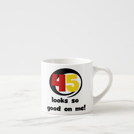 Tシャツとギフトは45個見える エスプレッソカップ (右)