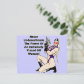 Tシャツとギフトを決して過小評価しない ポストカード (スタンド正面)