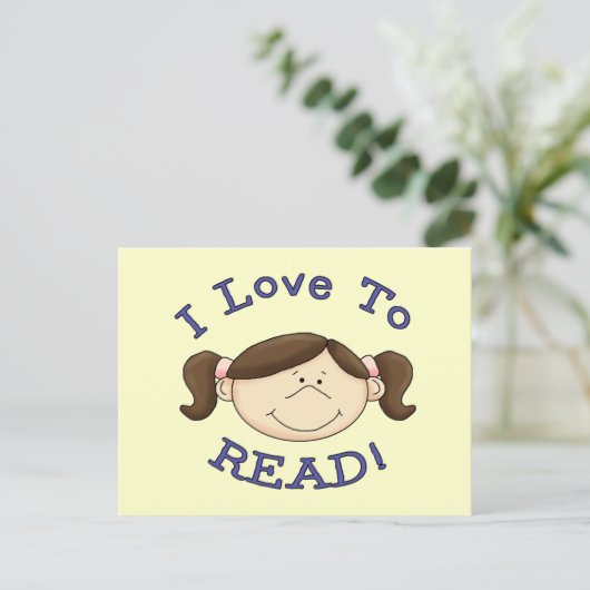 Tシャツと贈読り物が好きな女の子 ポストカード (スタンド正面)