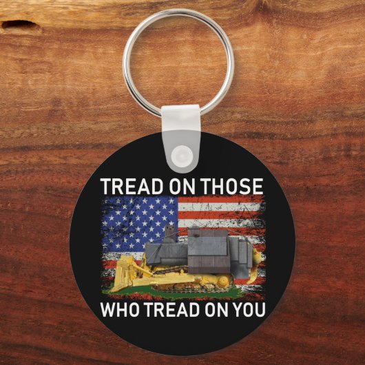 TシャツのRoを踏む者を踏みクラシックつける キーホルダー (正面)