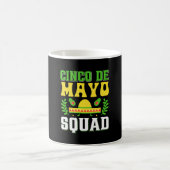 TシャツはCinco De Mayoチーム コーヒーマグカップ (中央)
