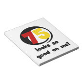 Tシャツやギフトは75個見える ノートパッド (アングル)