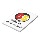 Tシャツやギフトは85枚目に似合う ノートパッド (回転)